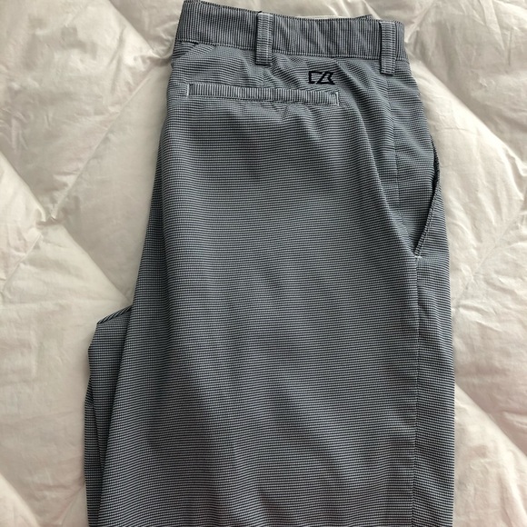 Cutter & Buck Shorts - Picture 2 of 4